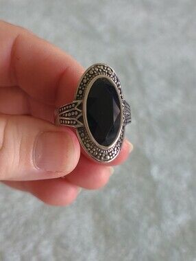 Vintage Oval Onyx Stone Silver Colored Ring